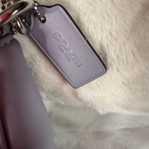 Coach lilac hobo bag! - Picture 3 of 4